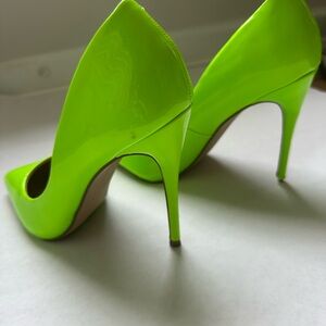 STEVE MADDEN Daisie Neon Green Stiletto Heels